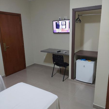 Apoema Hotel Cuiabá Esterno foto