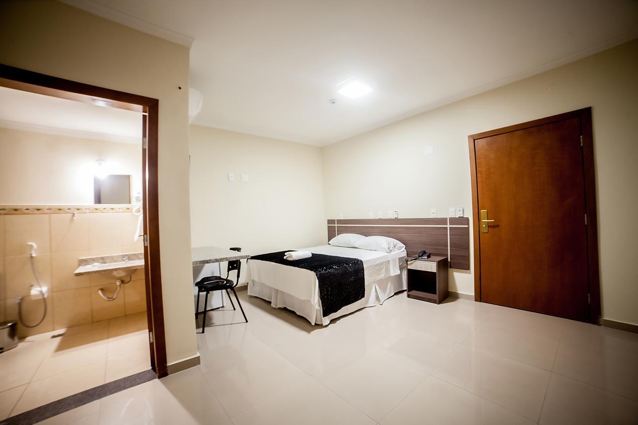 Apoema Hotel Cuiabá Esterno foto
