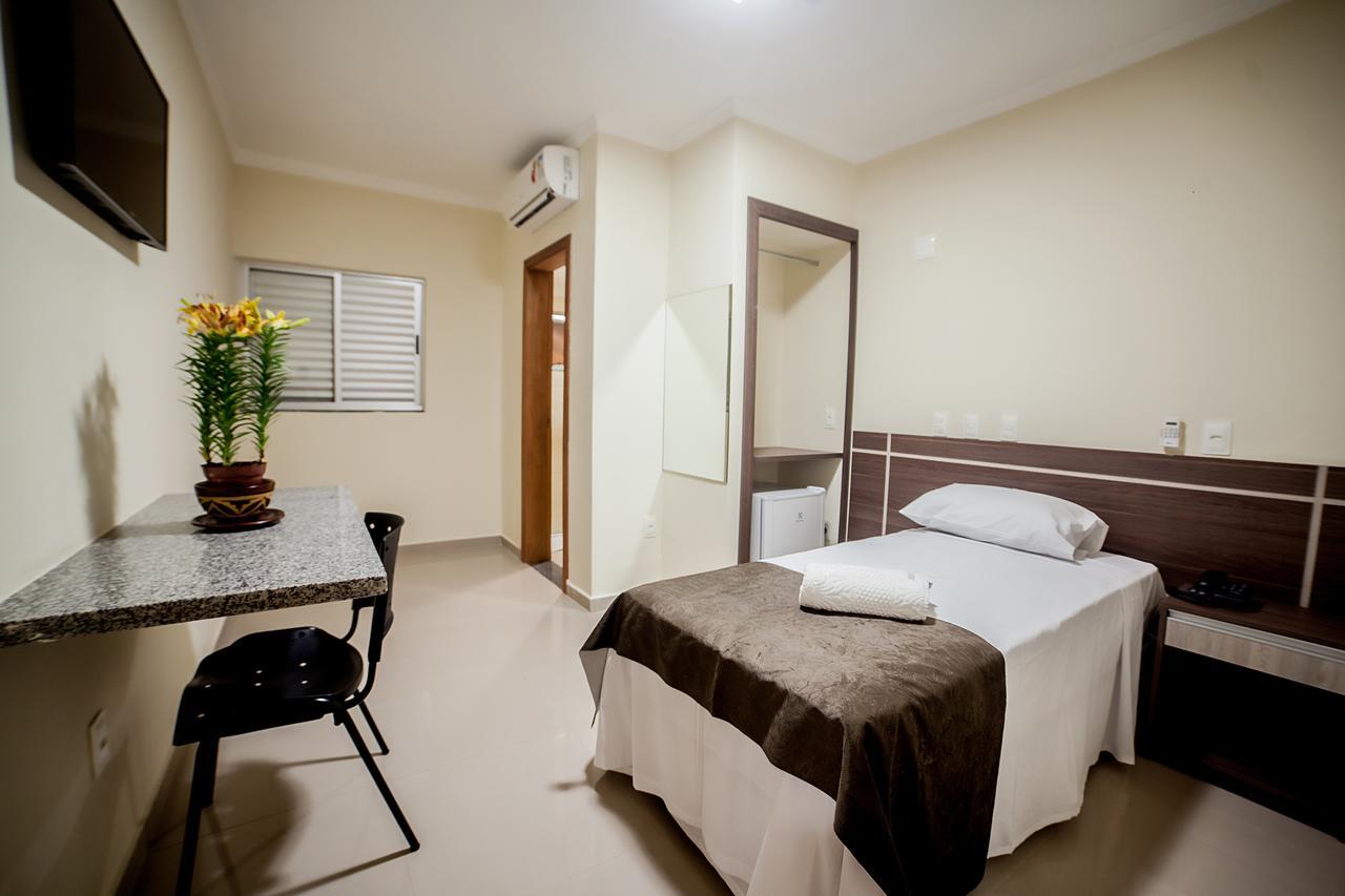Apoema Hotel Cuiabá Esterno foto